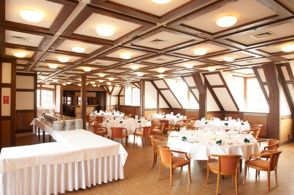 Hotel Restaurant Zur Linde Pattensen Exteriör bild